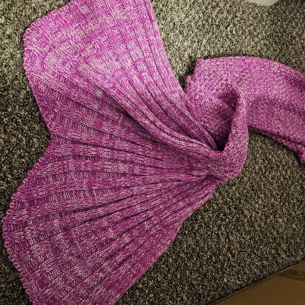 PINK MERMAID BLANKET
